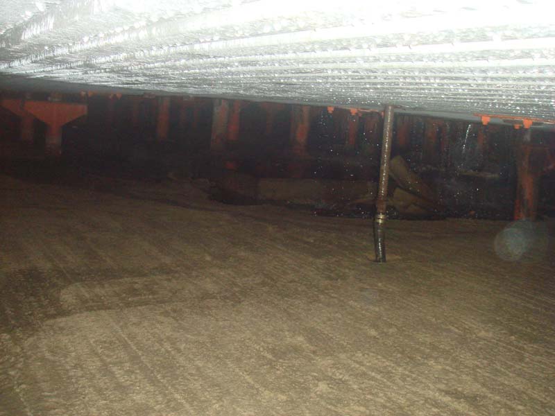 Another look at the lowest level of Unterland. This was the typical view down there. There were a few pipes, sump wells and access ladders, but otherwise it was a rather an eerie and empty place.